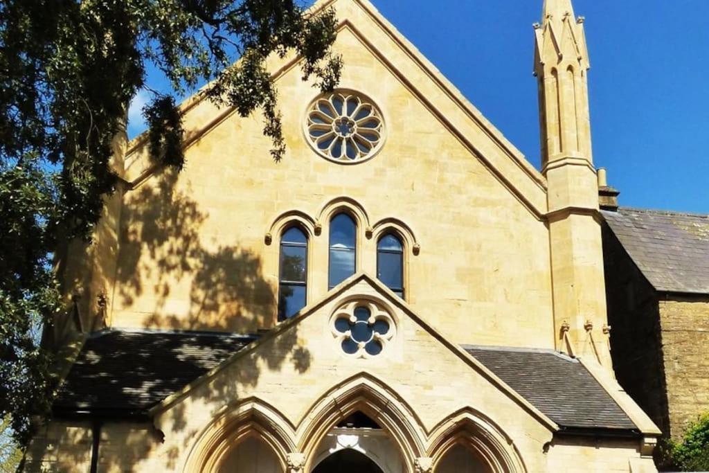 Apartamento Cotswold Chapel, Sleeps Up To 5 In Kingsize Beds Chipping Norton Exterior foto